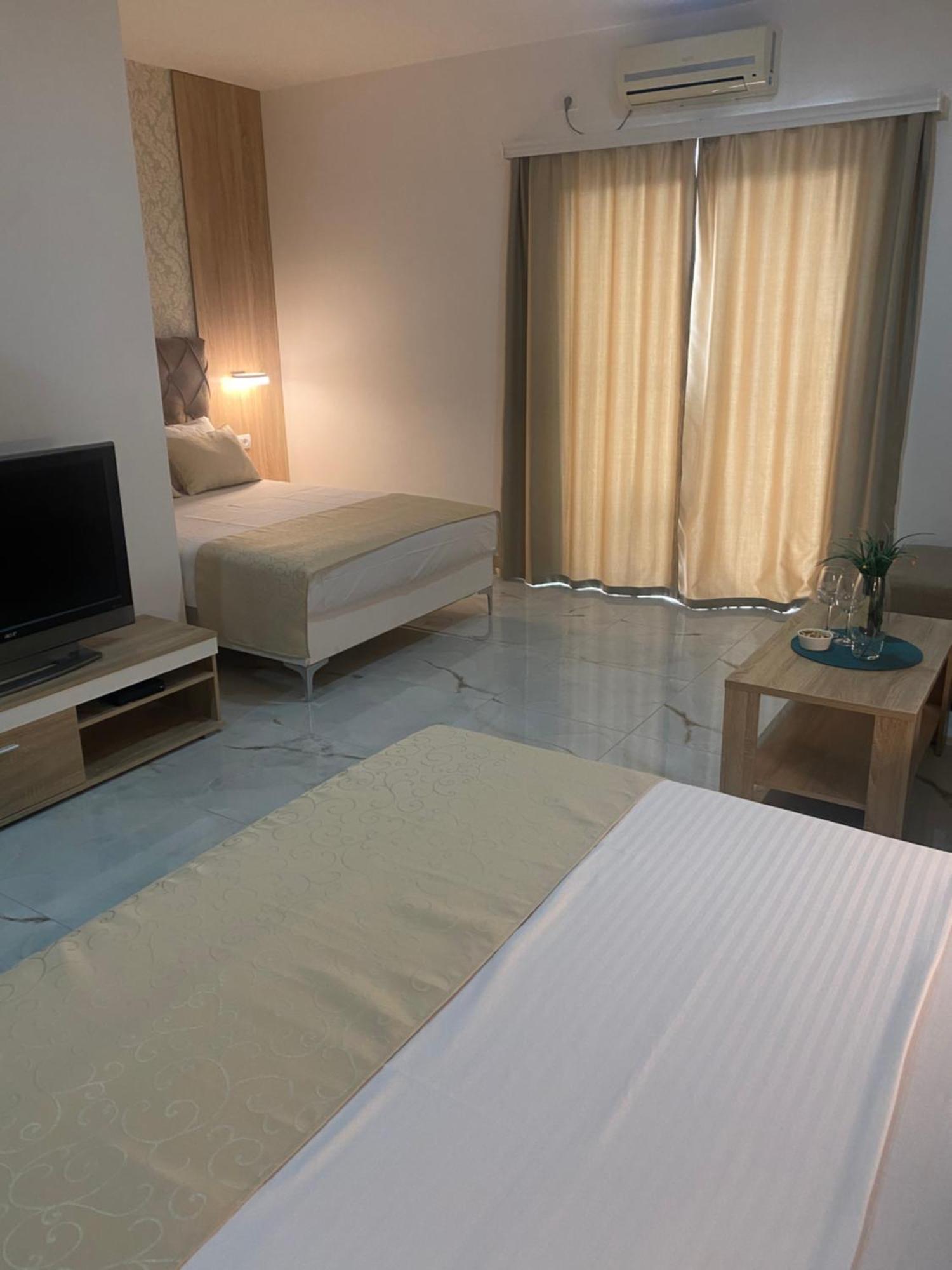 Apartments Vila Sara M Ούλτσιν Εξωτερικό φωτογραφία
